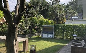 Holiday Home Beach Bubbles - Near The Beach With Big Garden - Not For Companies